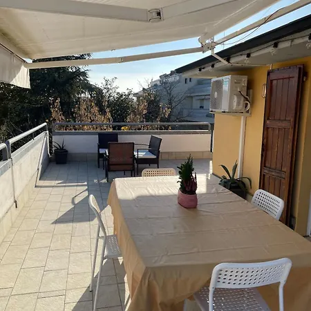 Lägenhet Penthouse Near The Historic Center