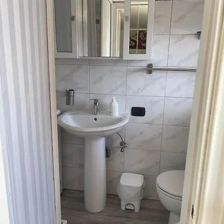 Penthouse Near The Historic Center 모데나